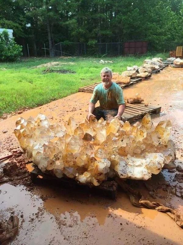 4 million $ quartz crystal found in Arkansas....