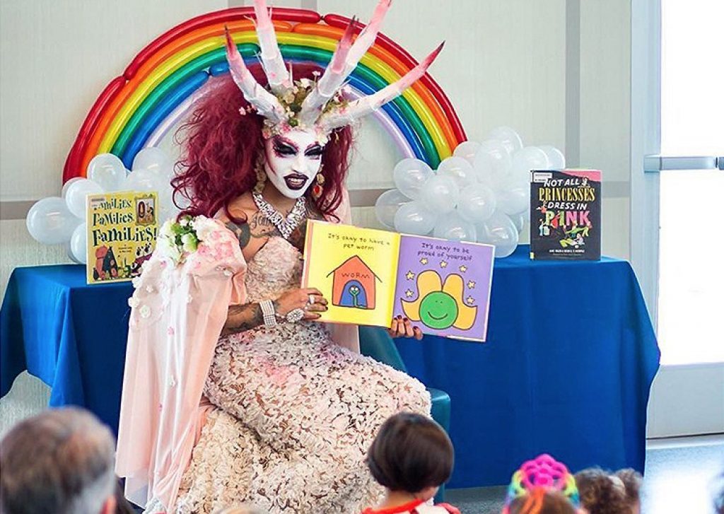This demonic drag queen is grooming children at Ob...